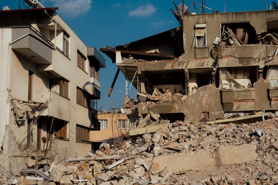 Türkiye'nin Farklı Şehirlerinde Deprem Panik Yaratıyor